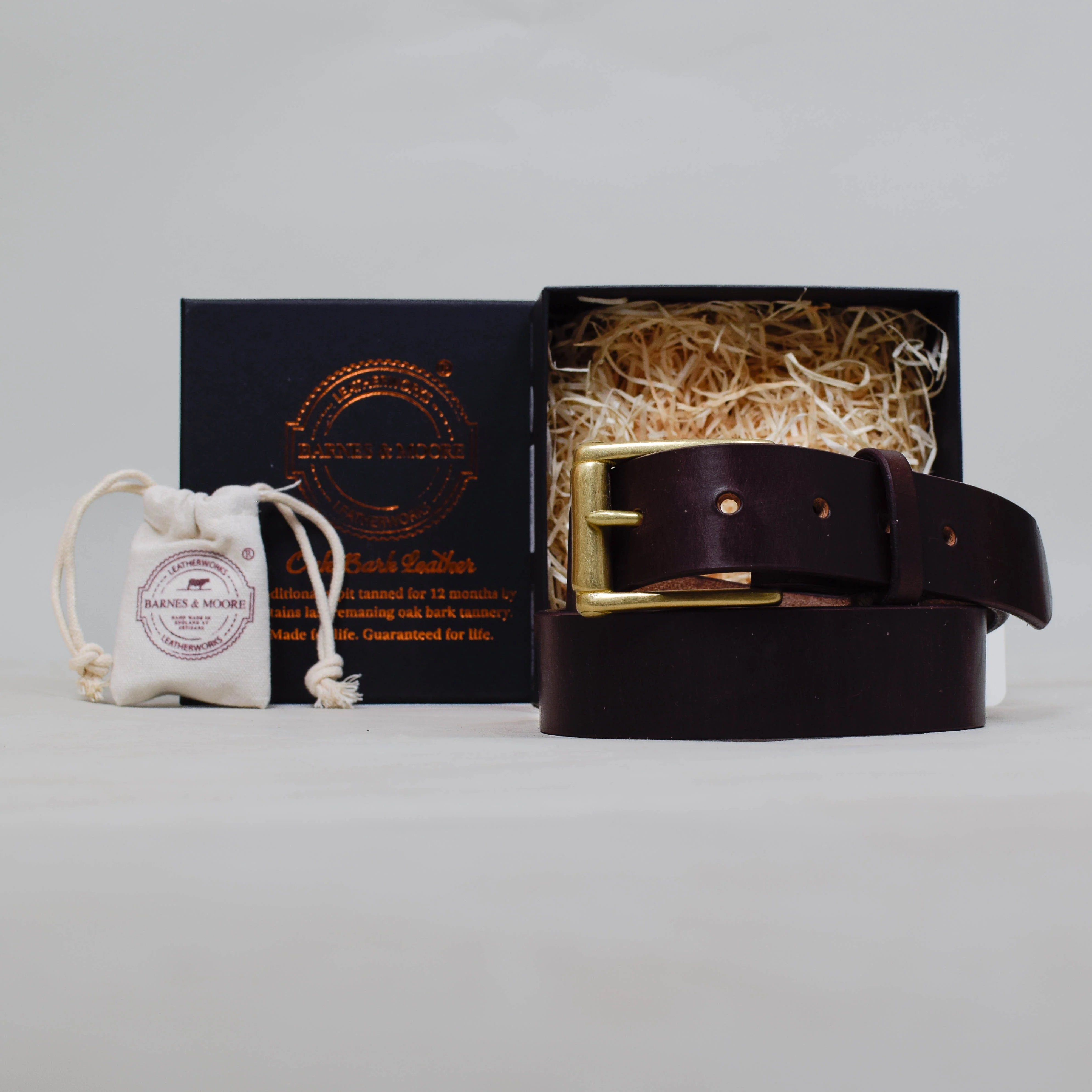 Barnes & Moore Garrison Oak Bark Leather Belt - Oxblood / Brass - Image 2