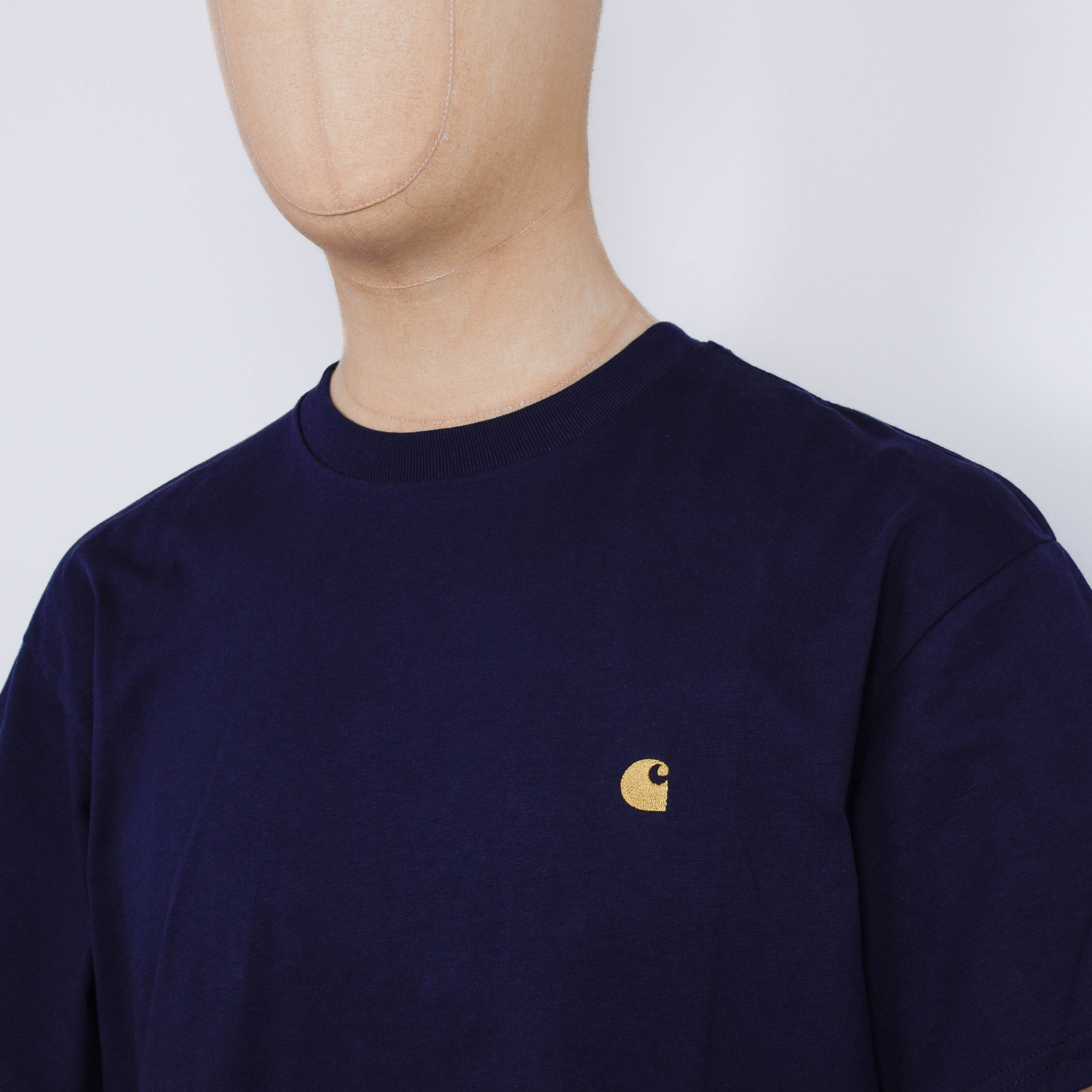 Carhartt WIP S/S Chase T-Shirt - Dark Navy/Gold - Image 2