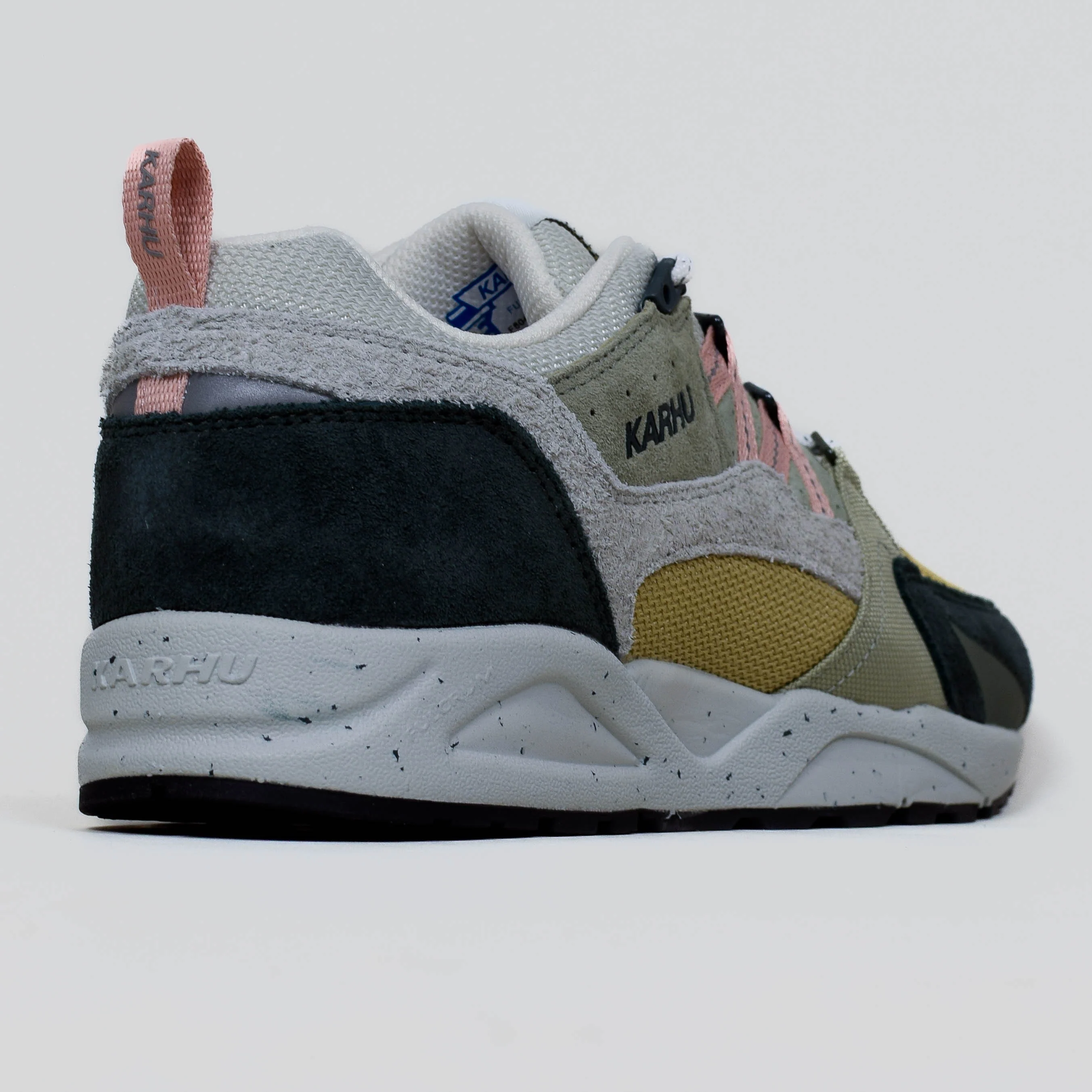 Karhu Fusion 2.0 - Darkest Spruce/ Cameo Rose - Image 3