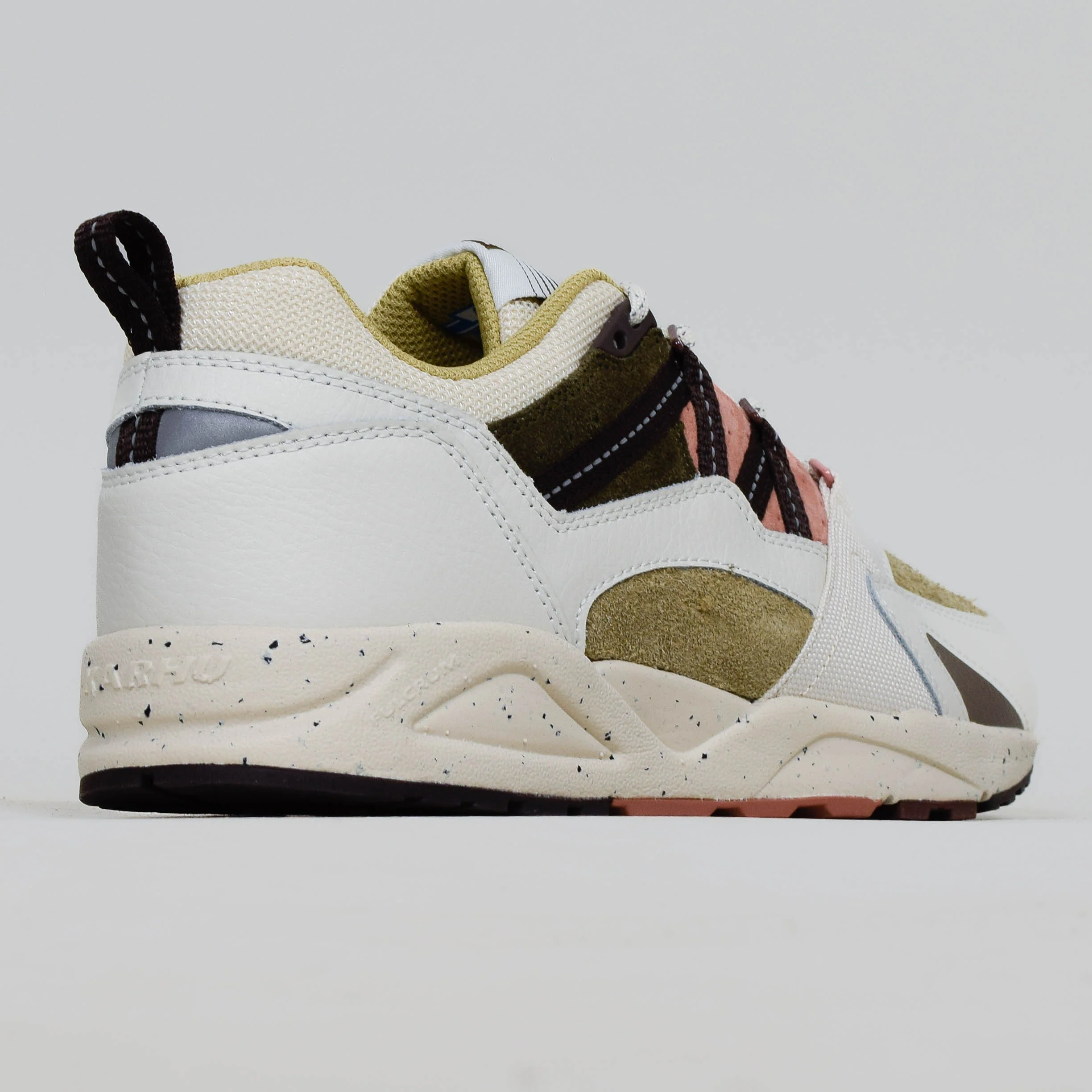 Karhu Fusion 2.0 - Lily White/ Molé - Image 3