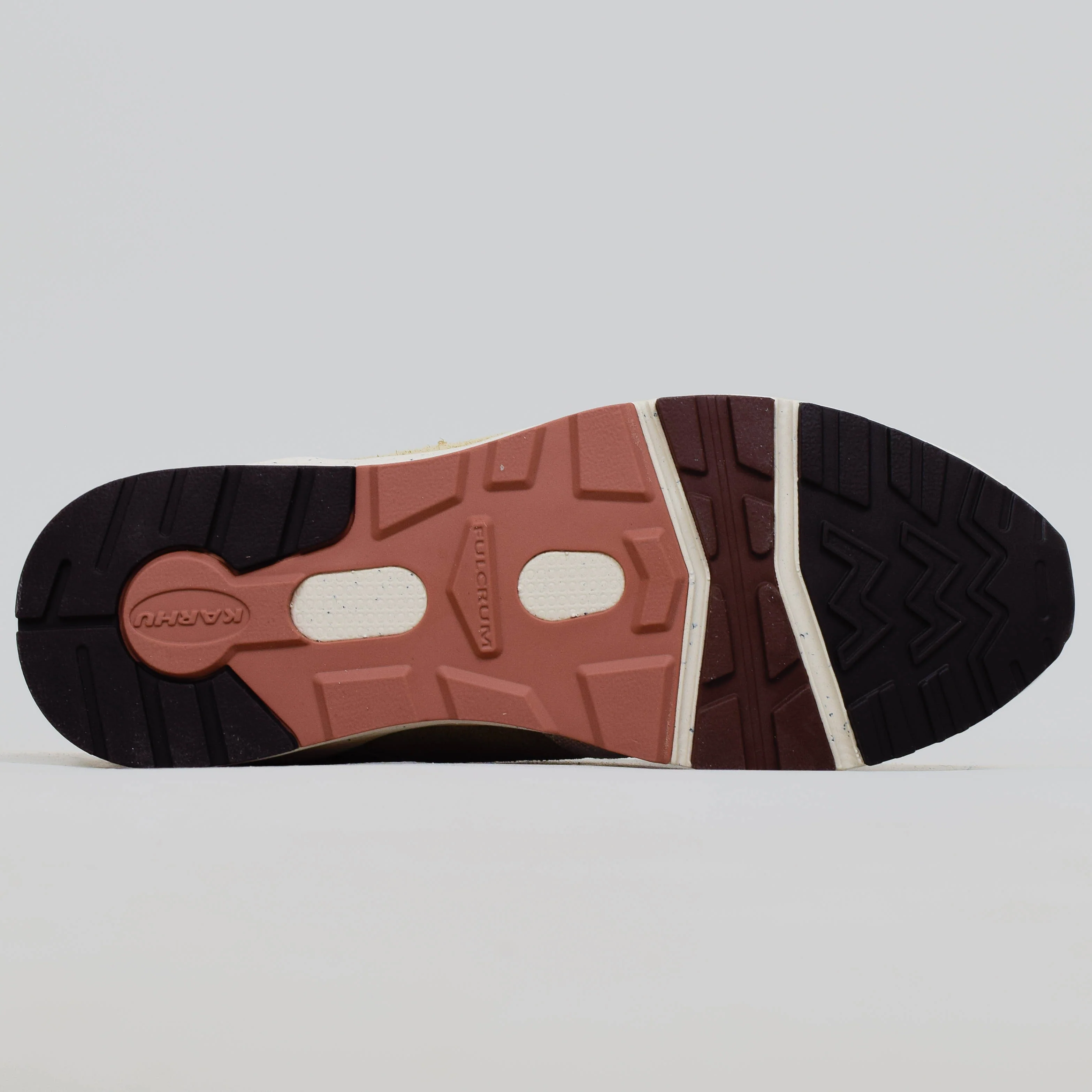 Karhu Fusion 2.0 - Lily White/ Molé - Image 4