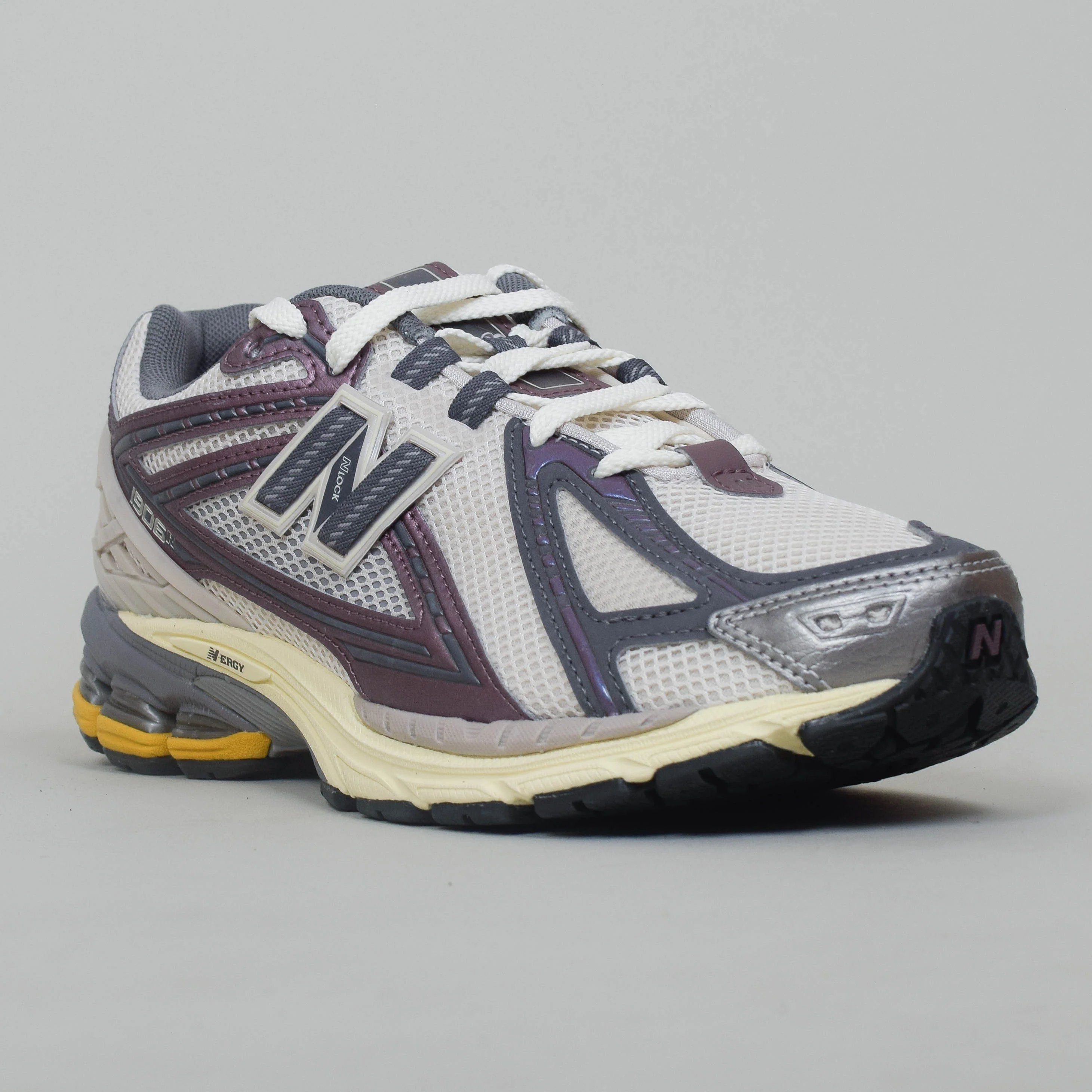 New Balance M1906RRA - Licorice/Moonbeam - Image 2