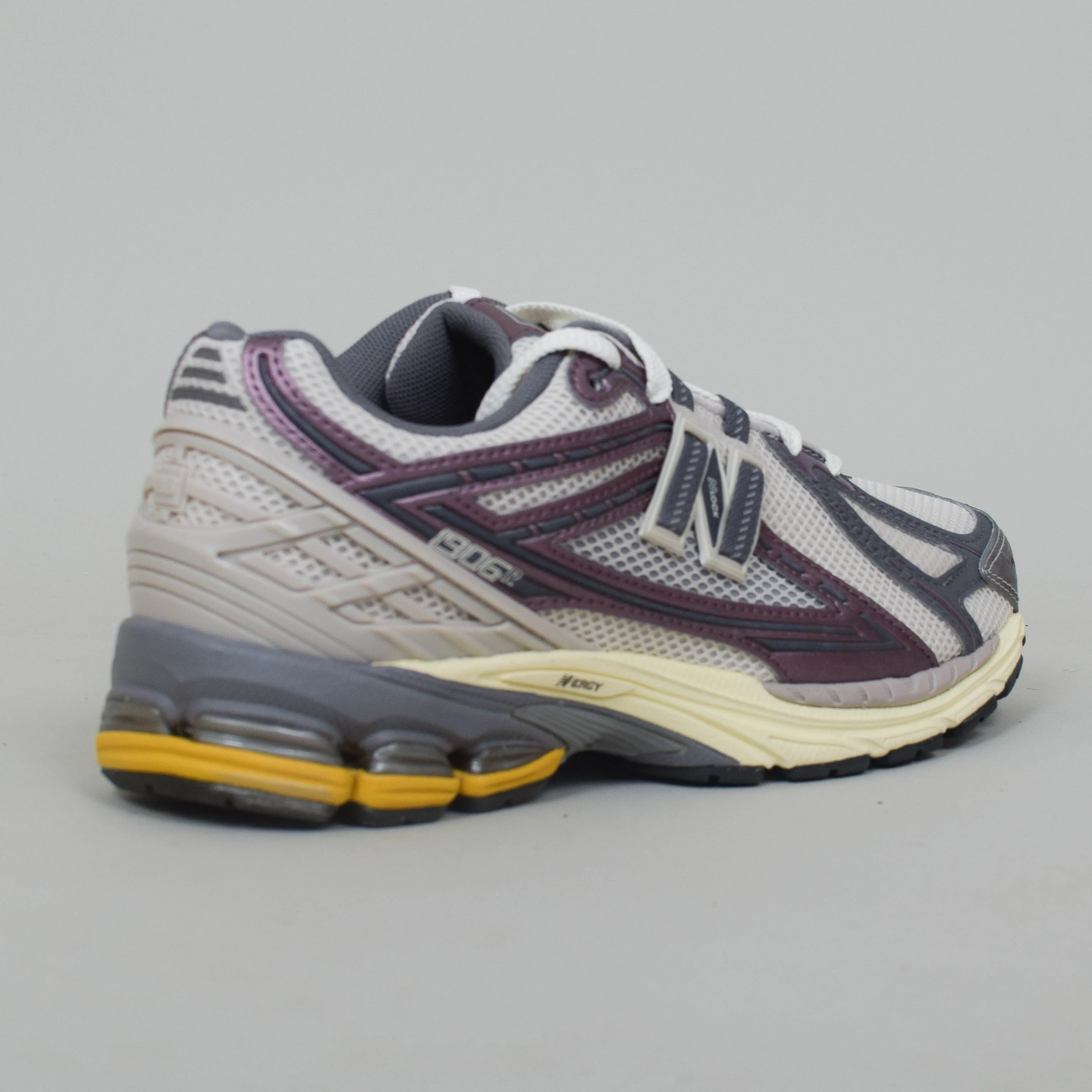 New Balance M1906RRA - Licorice/Moonbeam - Image 3