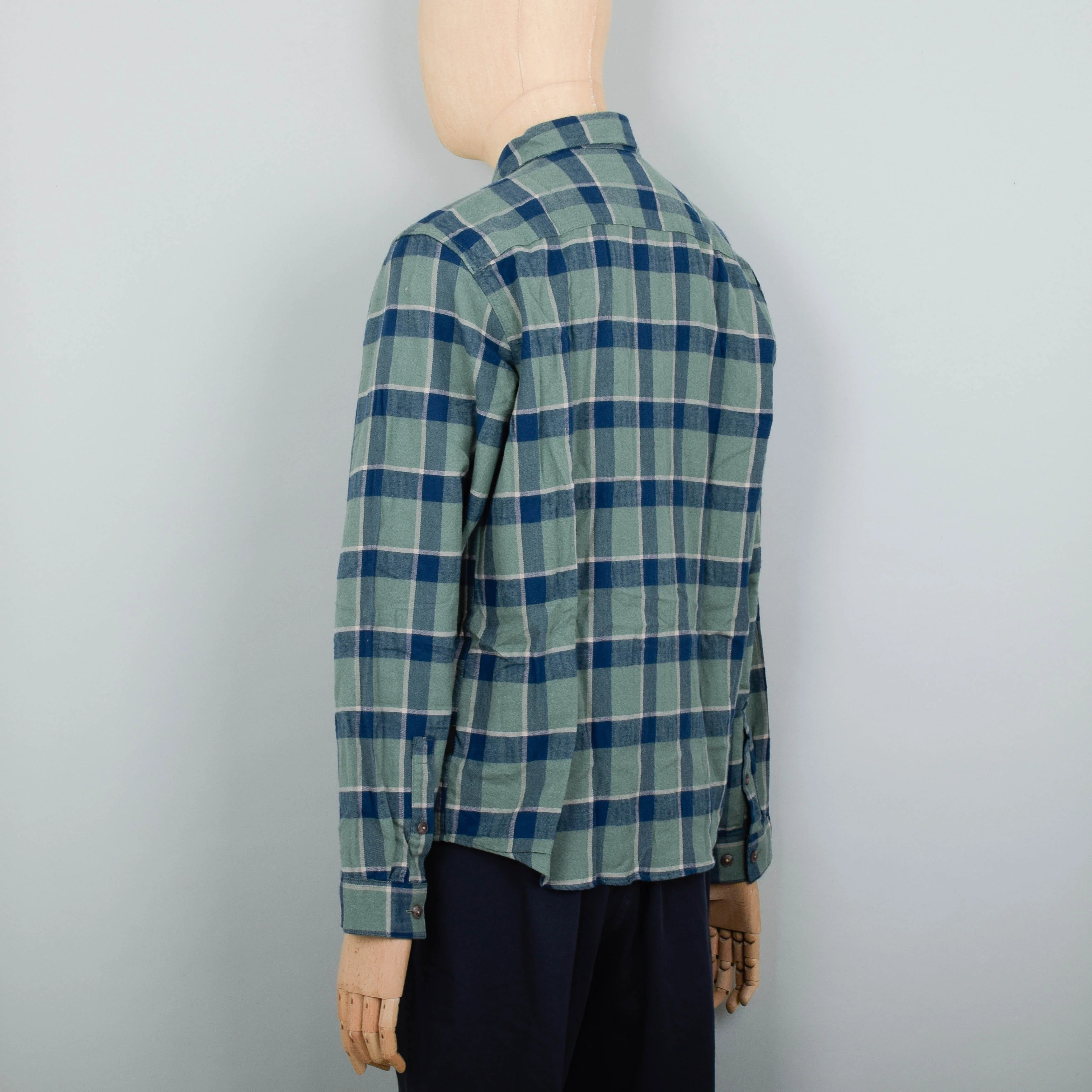 Patagonia Fjord Flannel Shirt Light Weight - Hemlock Green - Image 3