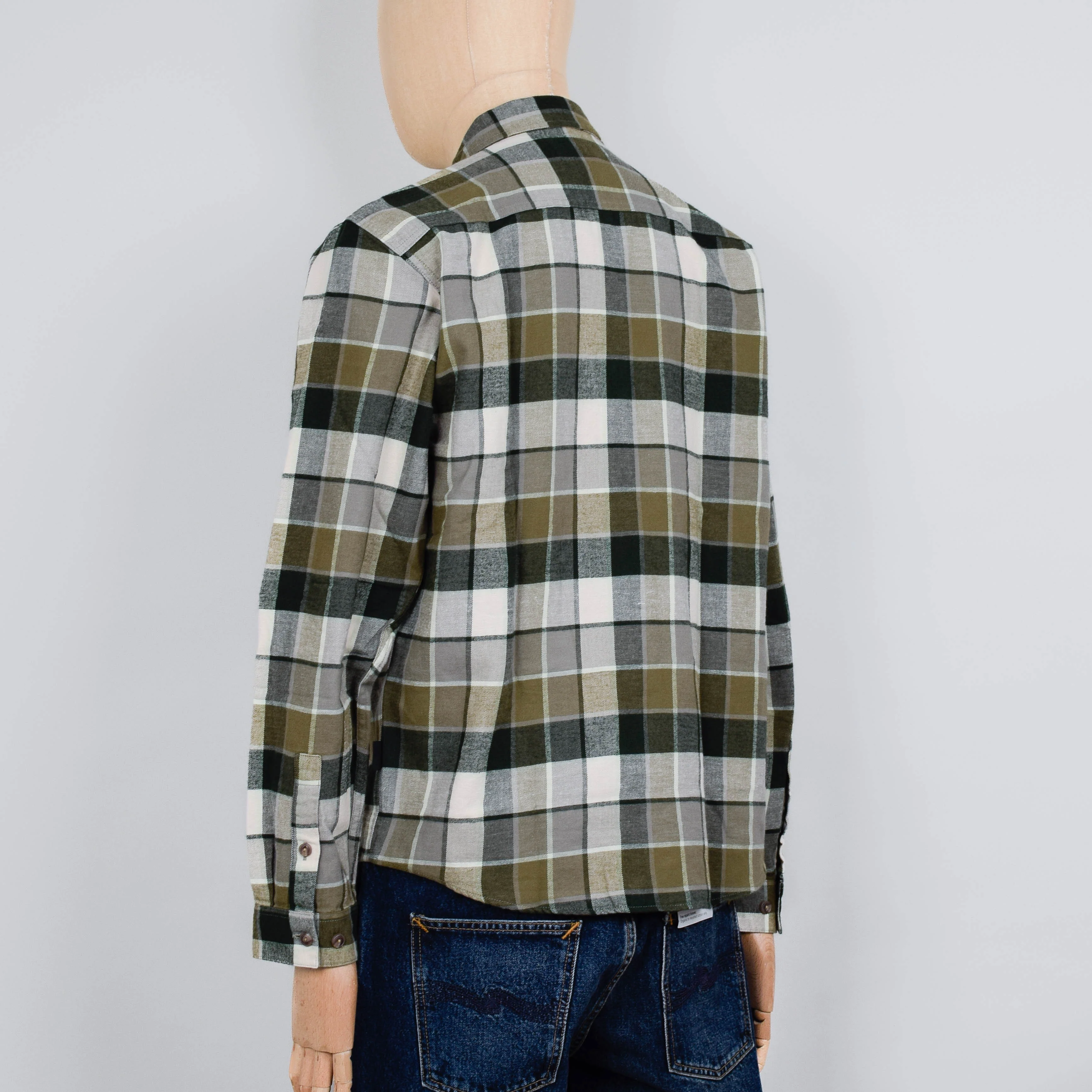 Patagonia M's L/S LW Fjord Flannel Shirt - Rocky: Old Growth Green - Image 3