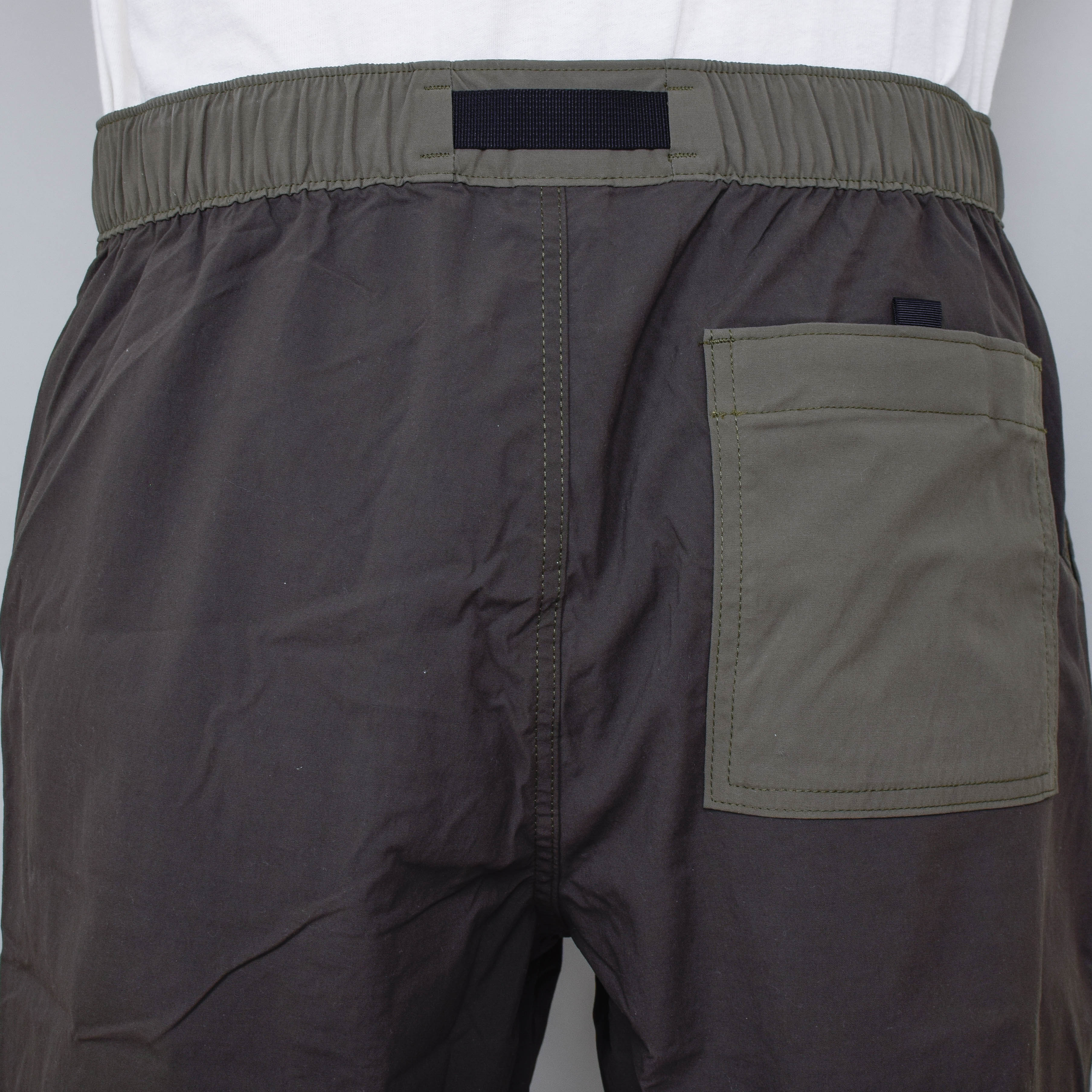 Patagonia Outdoor Everyday Shorts 6 in. - Pine Needle Green - Image 3