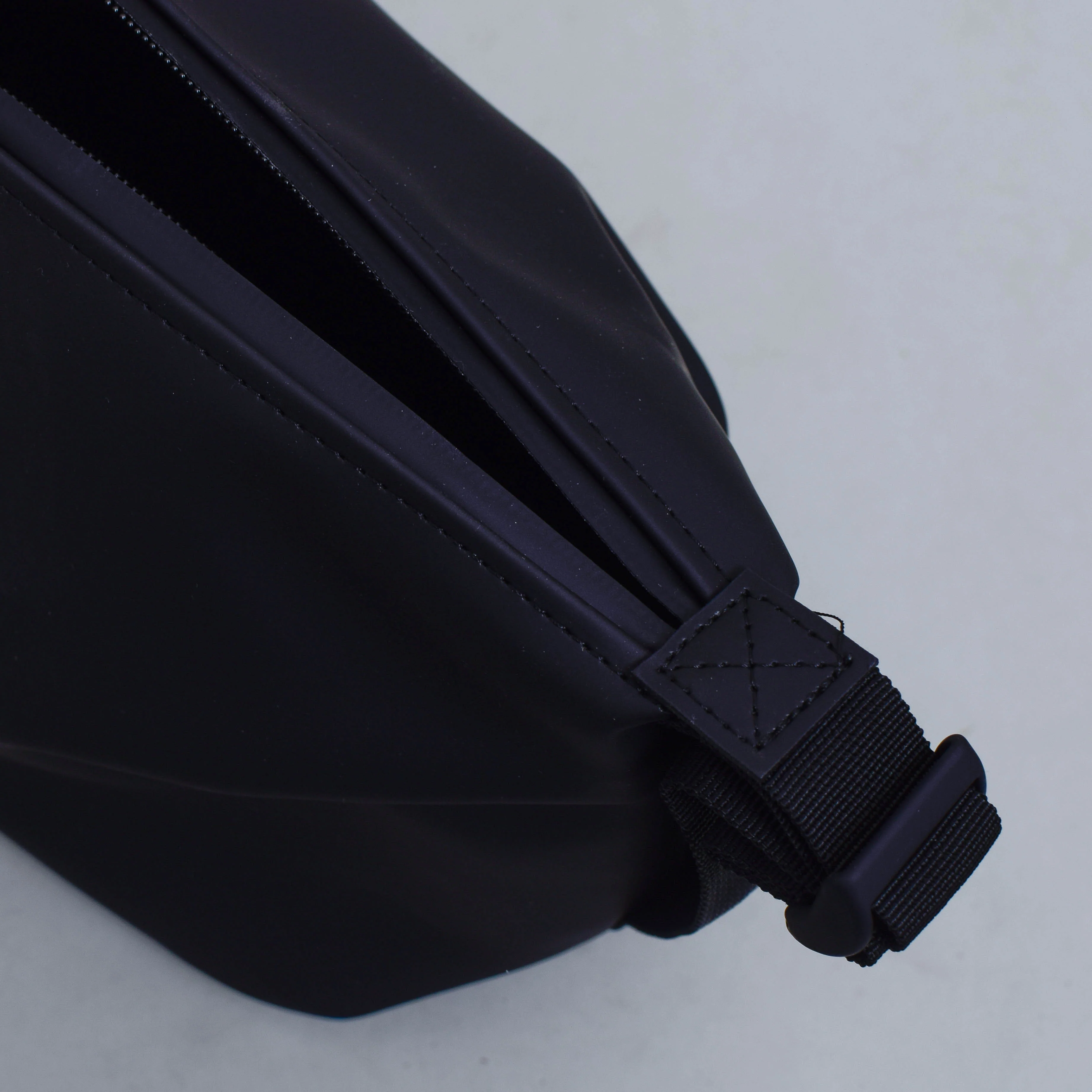 Rains Hilo Wash Bag - Black - Image 2