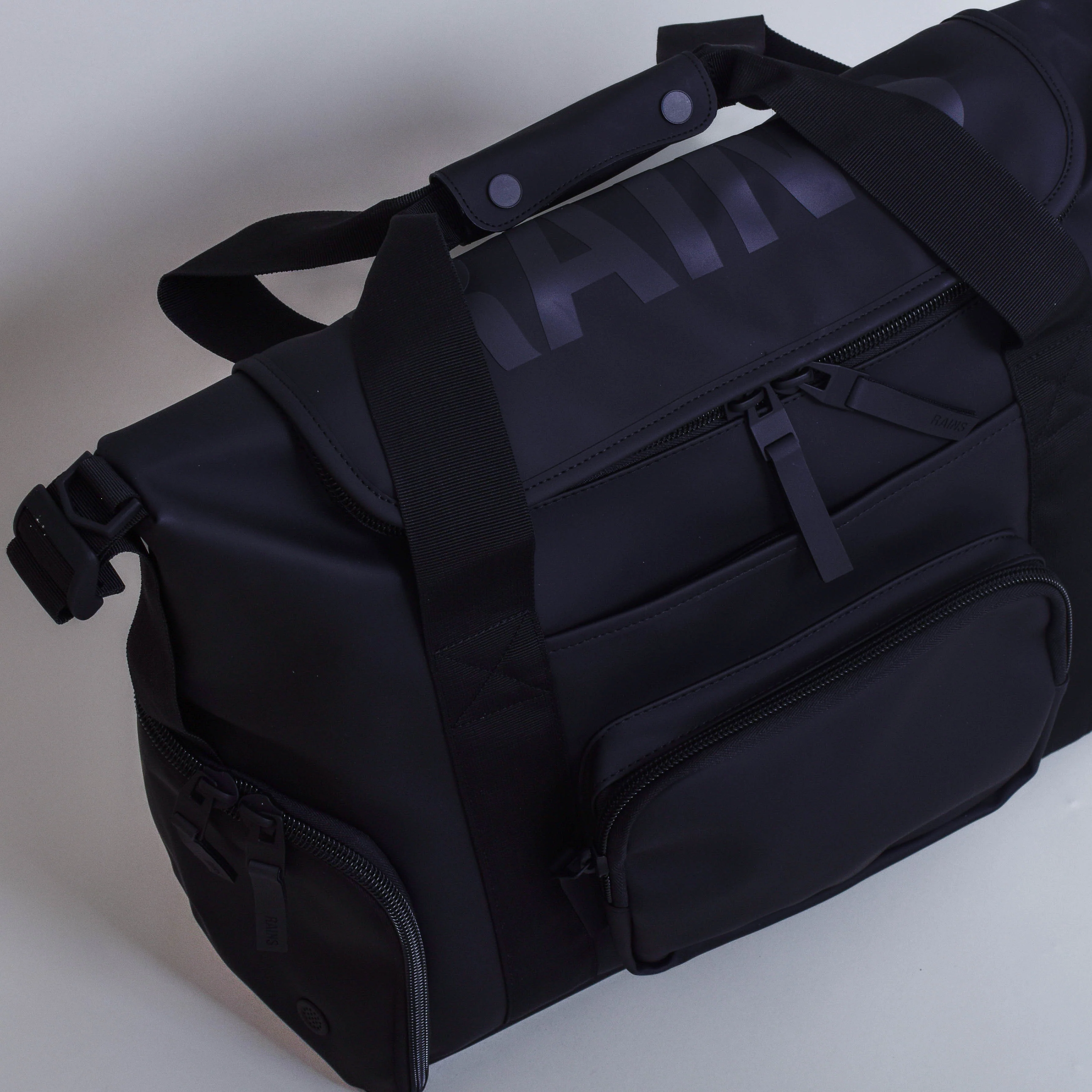 Rains Texel Kit Bag Large - Black - Image 3