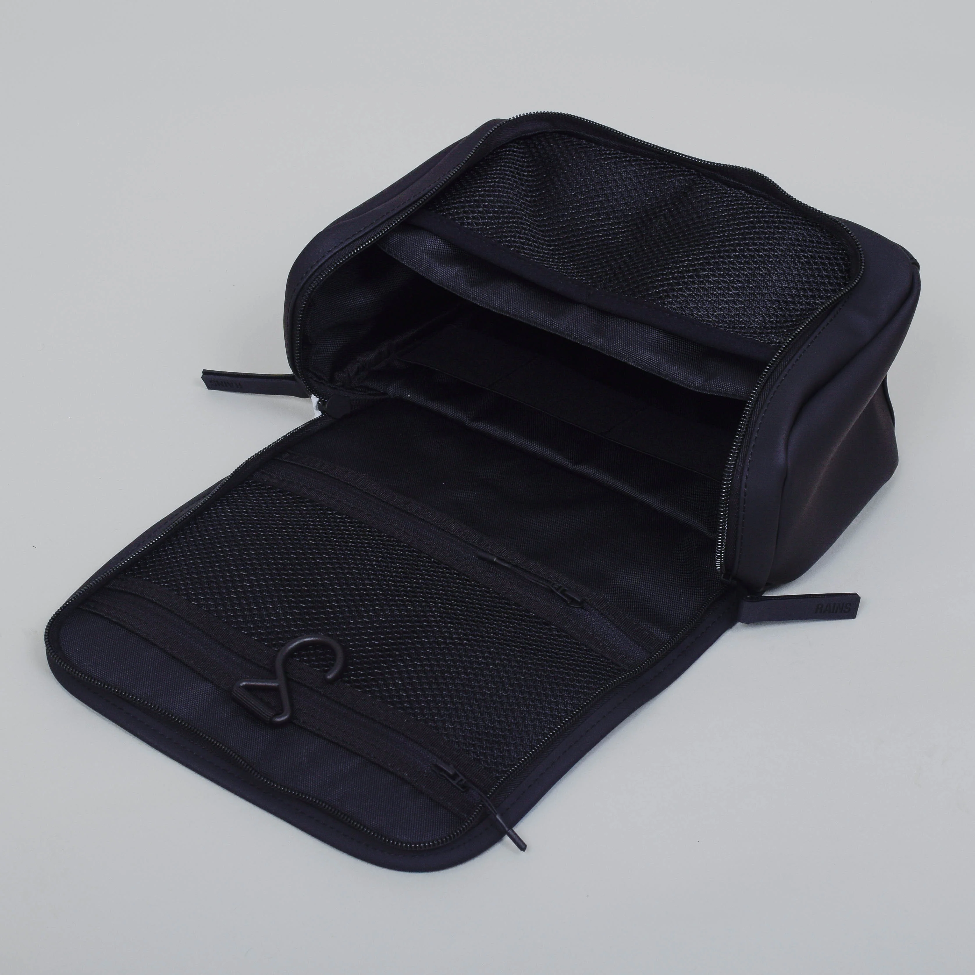 Rains Texel Wash Bag W3 - Black - Image 3