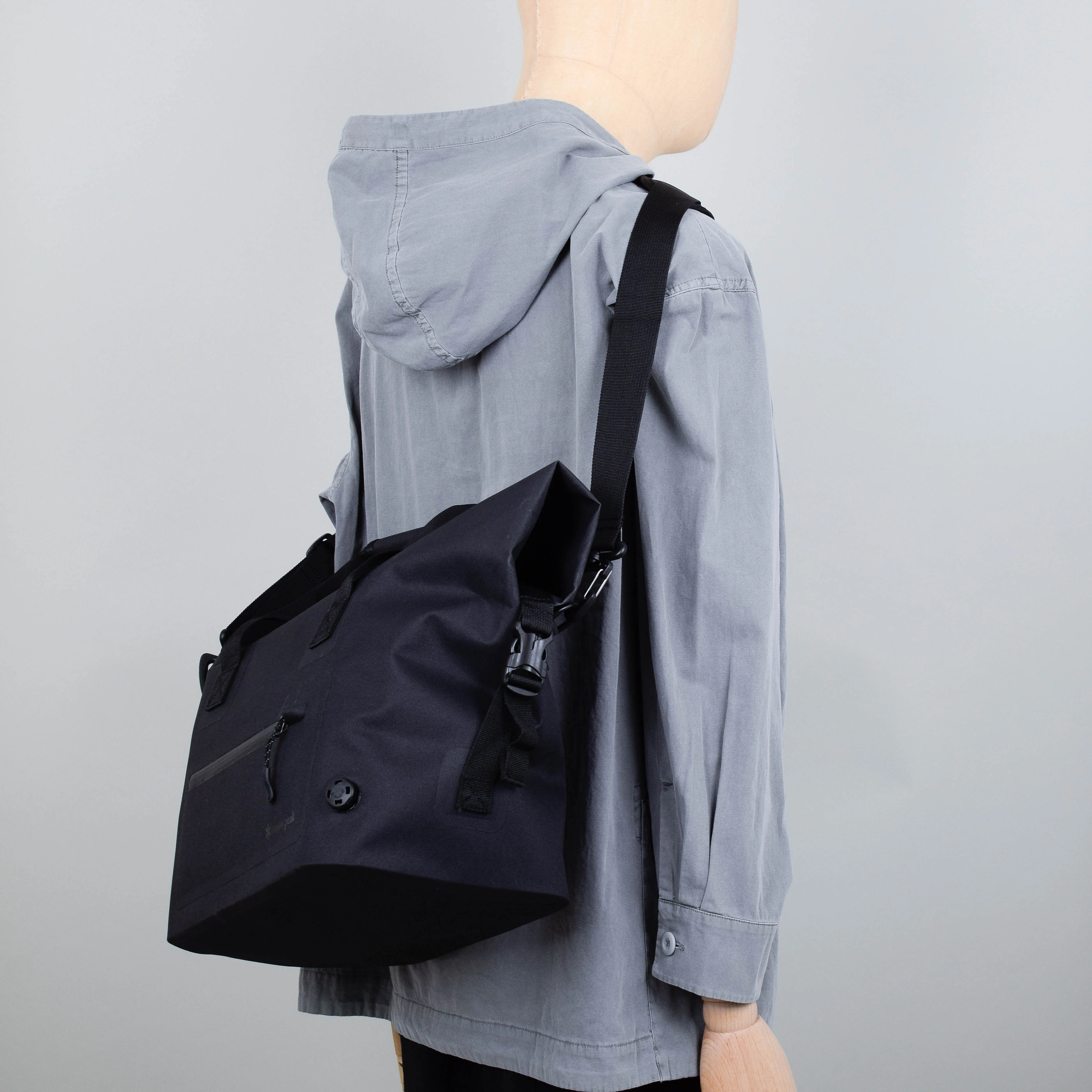 Snow Peak Dry Boston Bag - Black - Image 2
