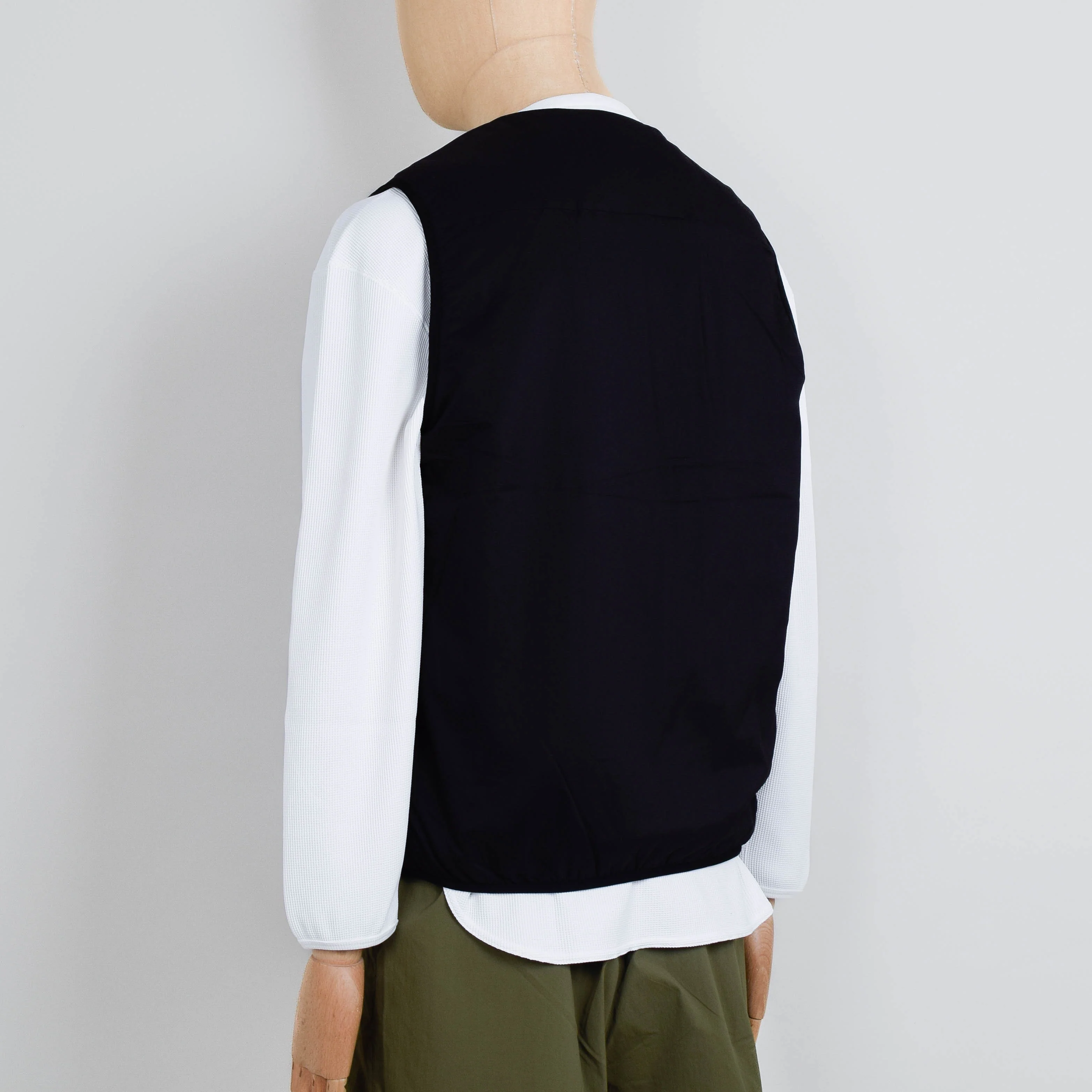 Snow Peak Flexible Insulated Vest - Black - Image 3