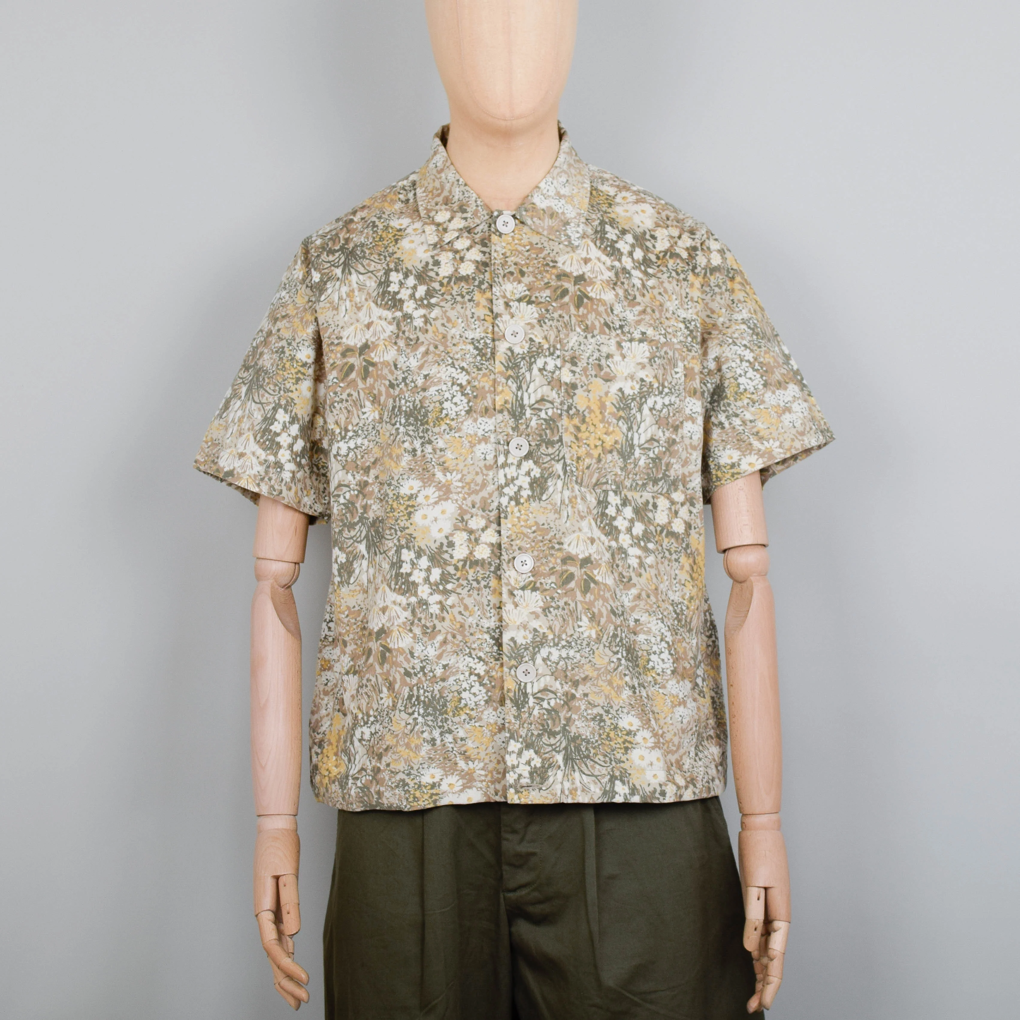 Universal Works Tech Overshirt Garden Cord - Sand
